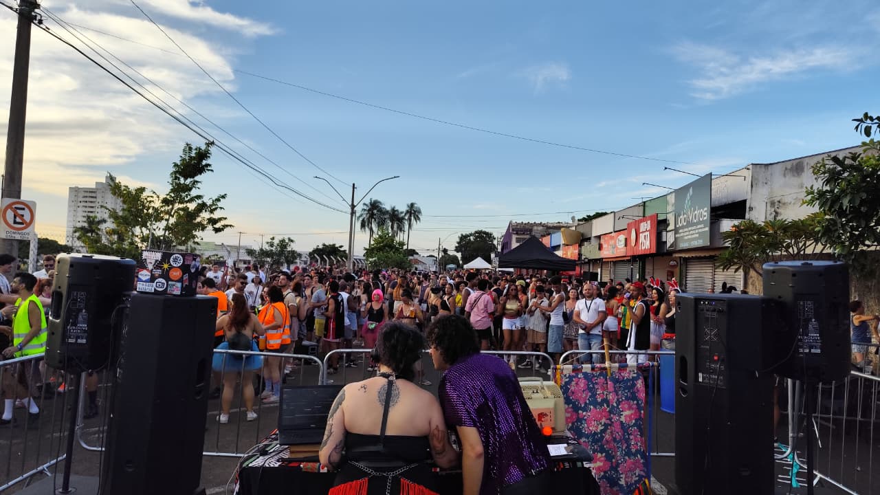 Foto 2 de 11 — Bloco Ai! Que Preguiça! abre Carnaval de Araraquara; veja fotos